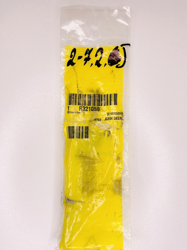 Шпилька кріплення кришки R321059 (R120578)